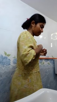 Tamil Girlfriend High Quality Nude Bathing Video – Hind porn xxx video